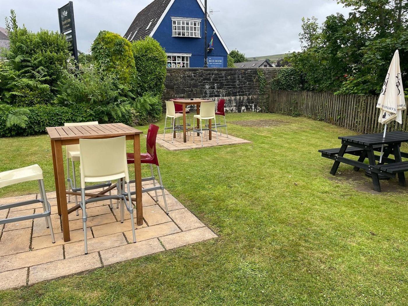Ynyscedwyn Arms Otel Ystradgynlais Dış mekan fotoğraf